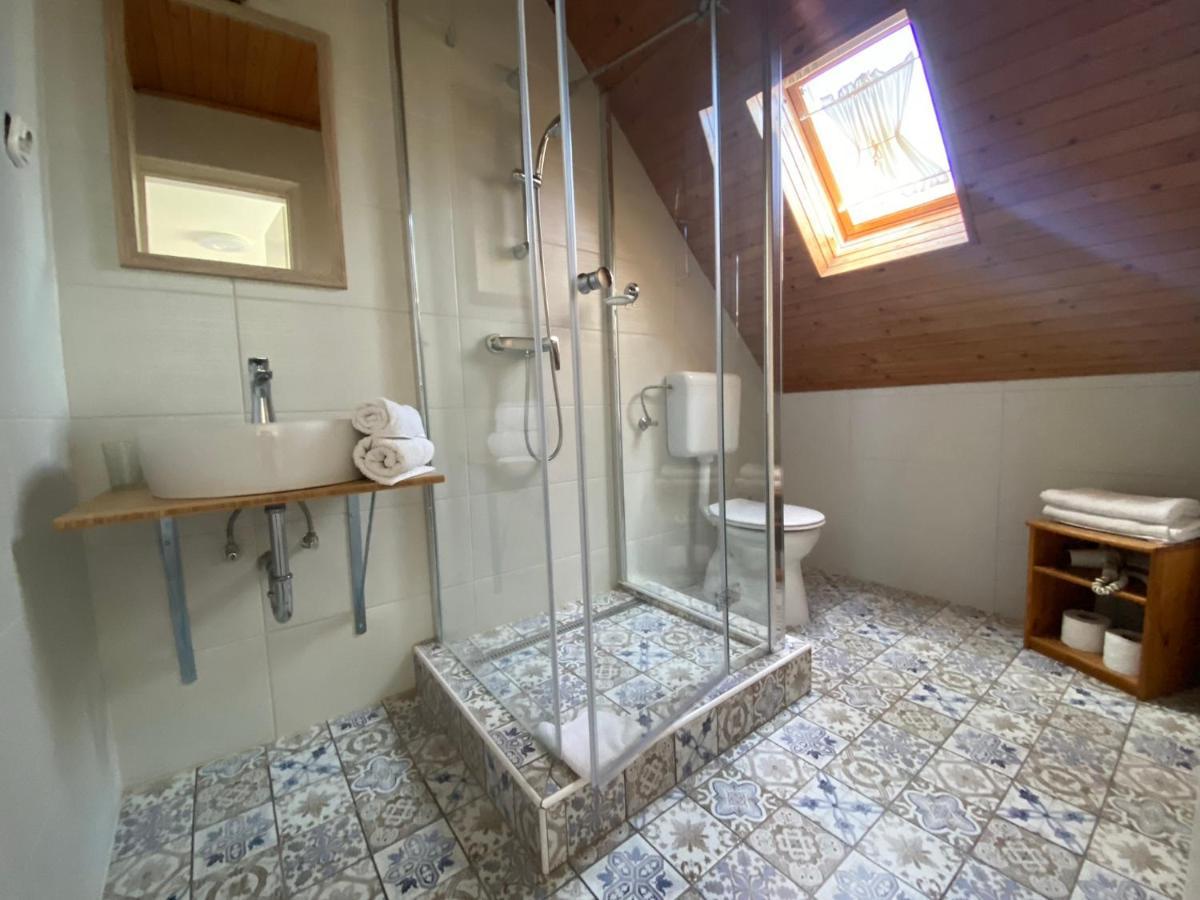 Zoeldhaz Panzio Bed & Breakfast Gyenesdias Exterior photo