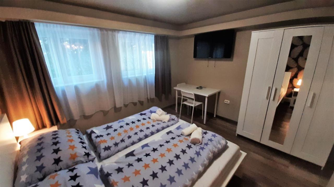 Zoeldhaz Panzio Bed & Breakfast Gyenesdias Exterior photo